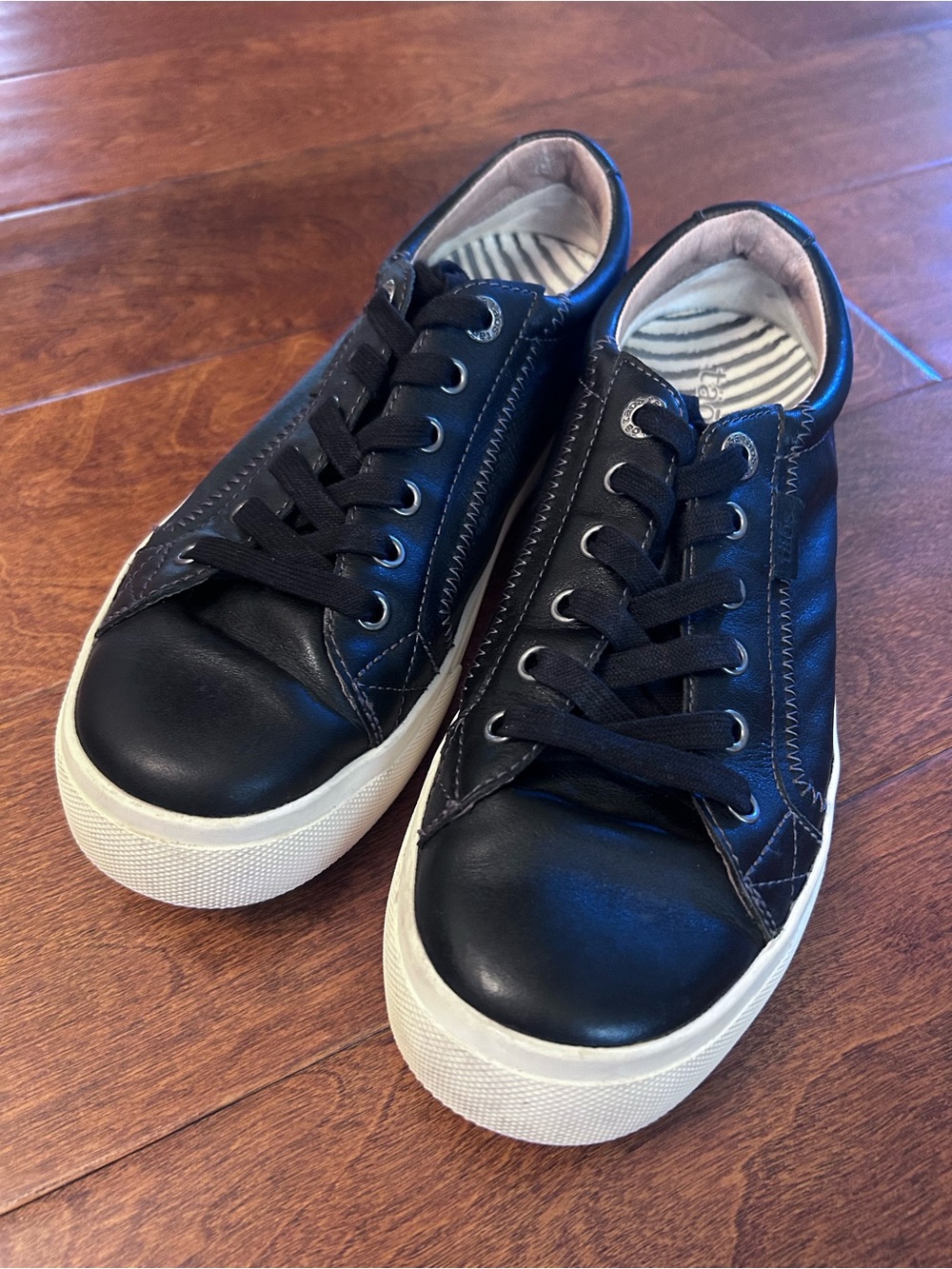 Taos Freedom Black Leather Sneakers Shoes Women's Size 8.5 Comfort Lace Up